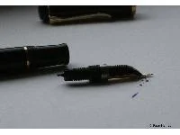 Difference of the nib unit in detail. © Peter Manley