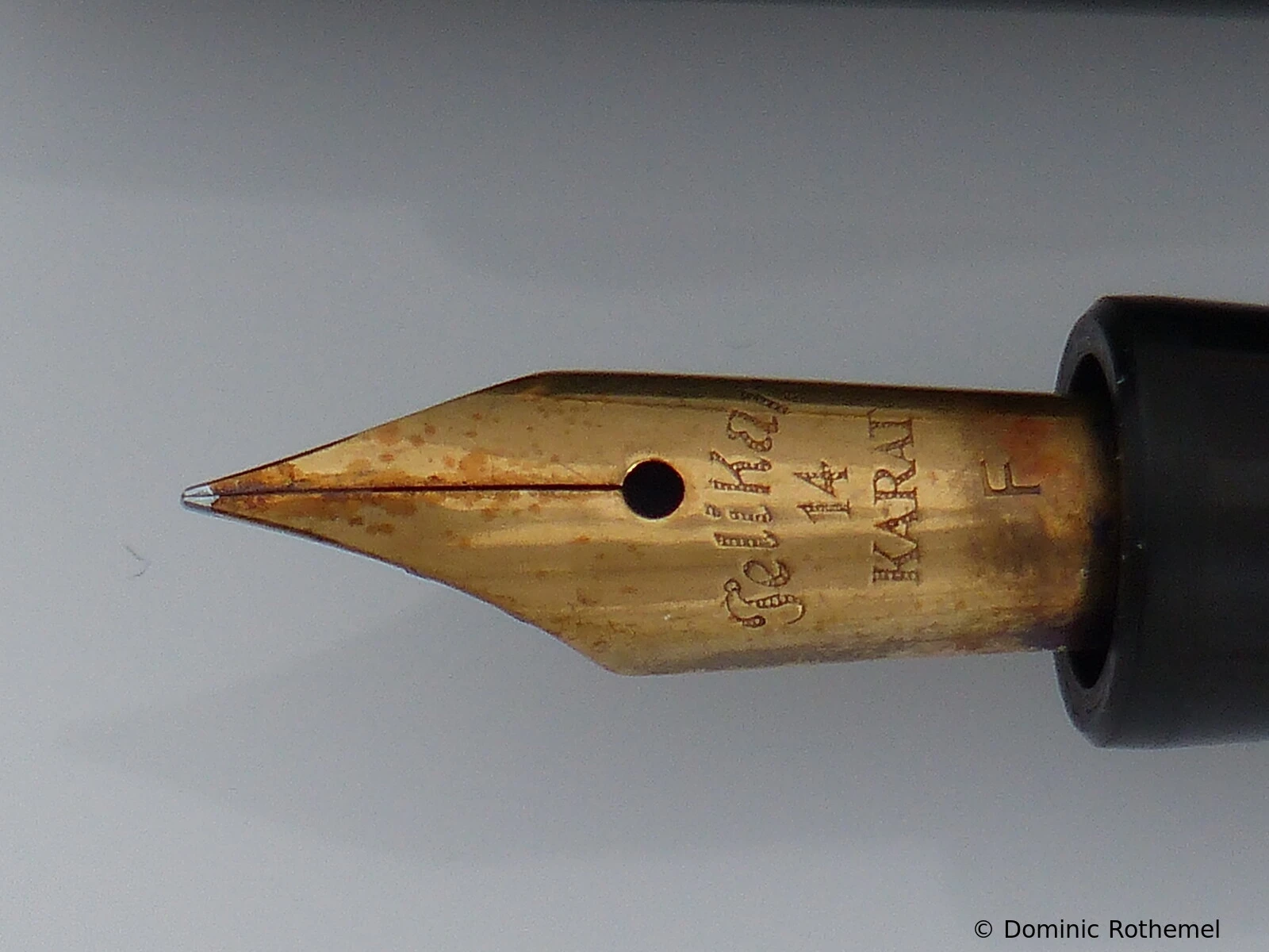 Pelikan 100 nib with nib size imprint Pelikan 100 nib with nib size imprint