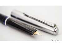 Pelikan M/MK Modelle mit halbverdeckter Federform
M10 mit halbverdeckter Feder und Schnabelclip