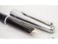 M10 with half covered nib and beak clip. © Otto Lütkemeyer